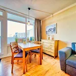 - Haus H, App 0h0306